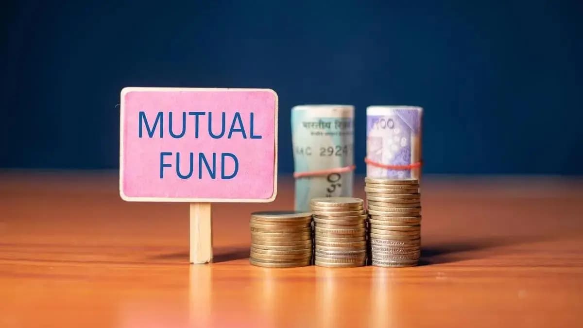 Mutual Funds Take a Shine to Bank Stocks