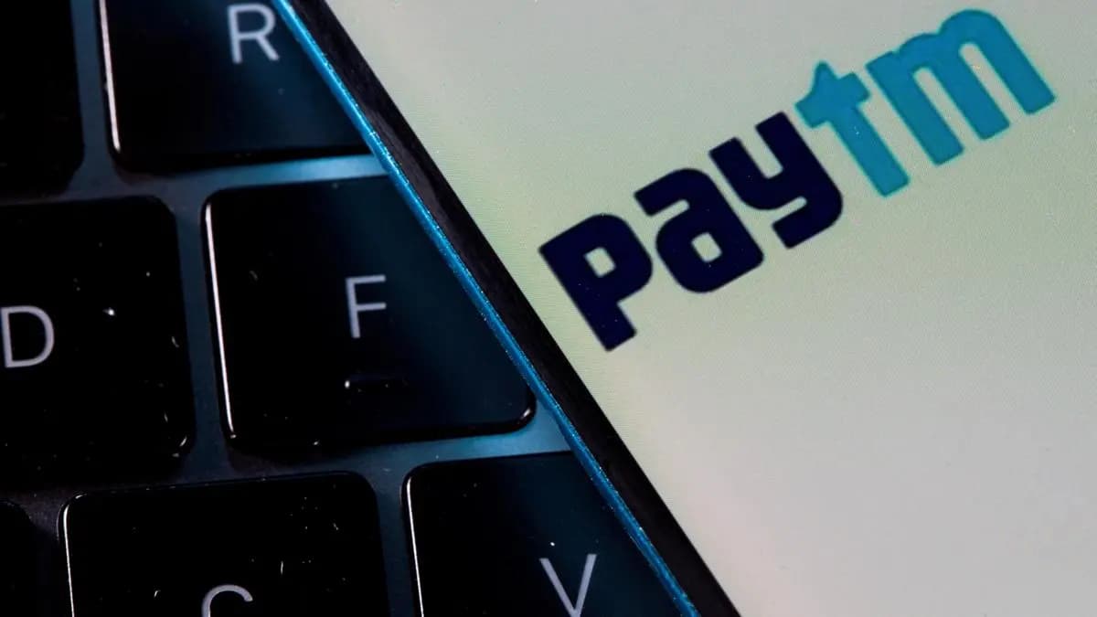 Paytm Shares Recover From Early Lows, End Down 0.83% as Payments Bank Winds up; Goldman Holds Buy