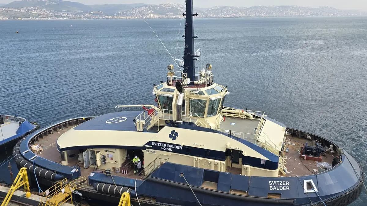 Battery-Methanol Tug Clears Sea Trials