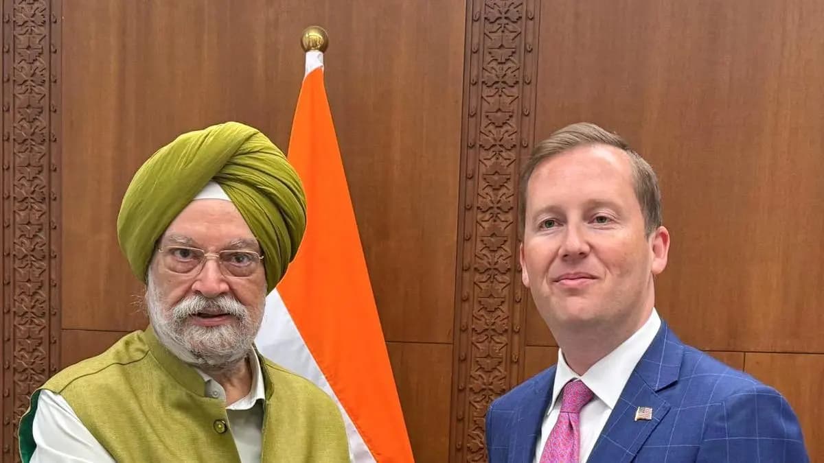 US Ambassador Meets Oil Minister Puri over Expanding Energy Purchases