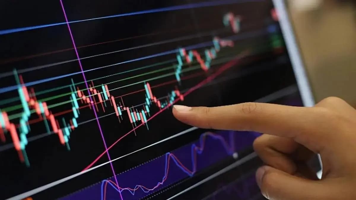 IndiGo, Hotel & Hospitality Stocks Fall After Modi’s Appeal to Curb Overseas Travel