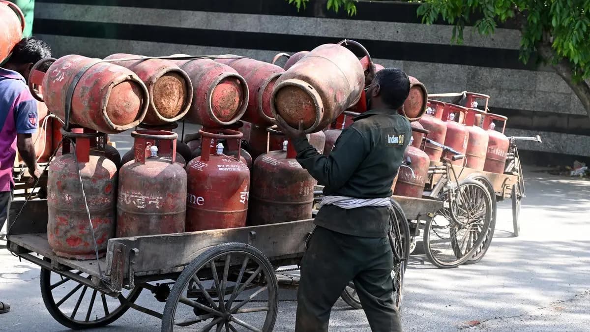 Aiding Piped Gas Push