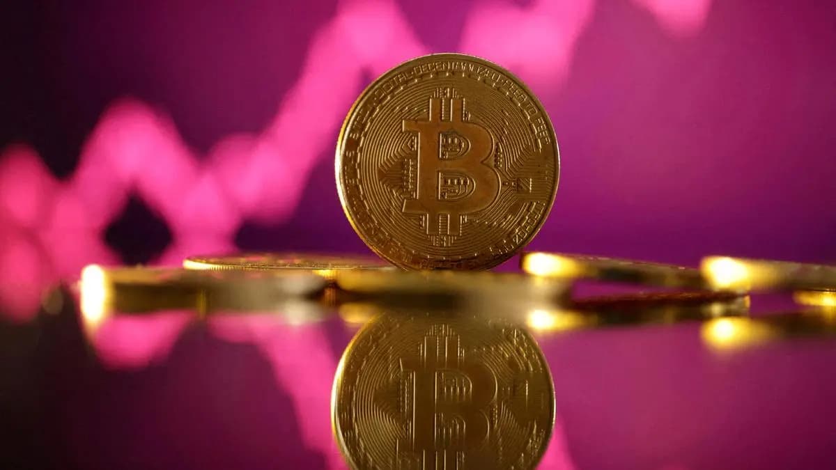 Bitcoin Holds Near $71,000 as Markets Weigh Geopolitics and Macro Signals