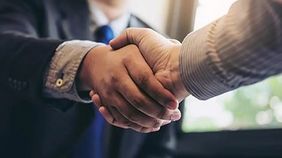 Adani Green Energy's Arm Inks Pact with UAE’s Minerva to Develop Renewable Energy Projects in India