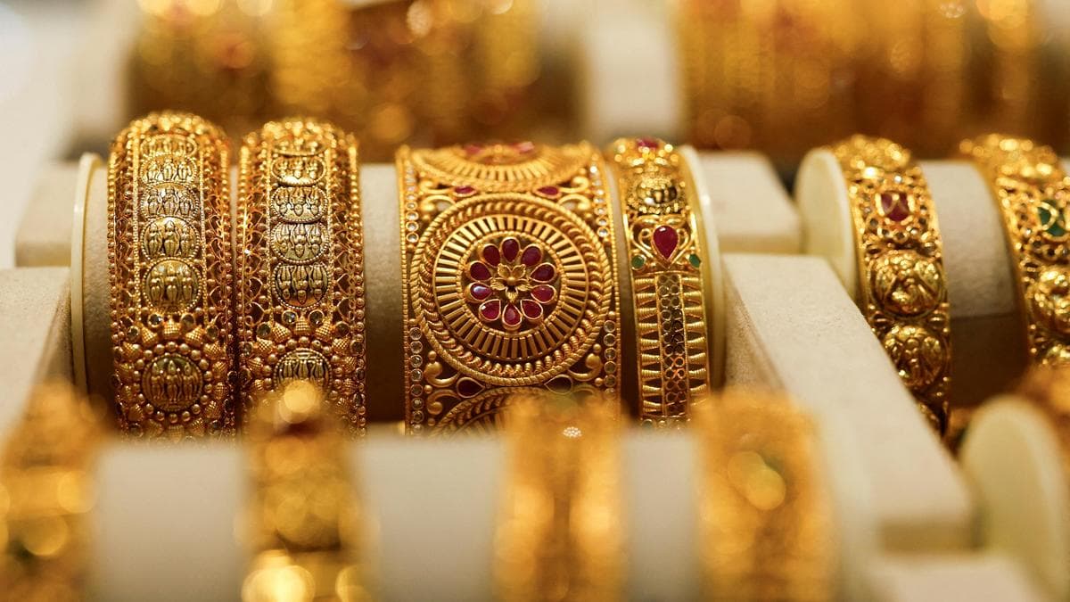 Gold Prices Firm up in India as Rupee Depreciates Against Dollar