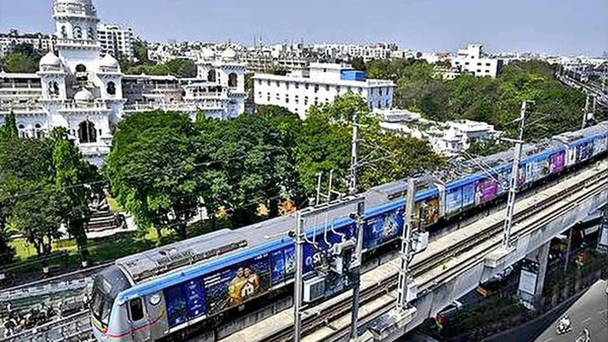 IRFC Signs ₹13,527 Cr Refinancing Deal for Hyderabad Metro to Support Expansion and Cut Debt Costs