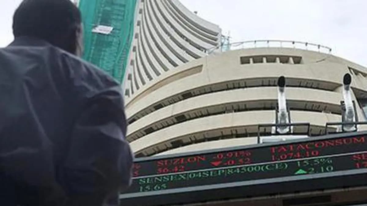 Geopolitical Jitters Drag Nifty Lower; Midcaps Buck the Trend