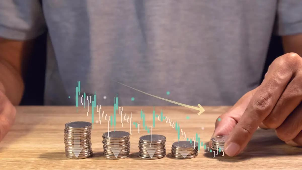 PE-VC Investments Down 32% Y-O-Y in April