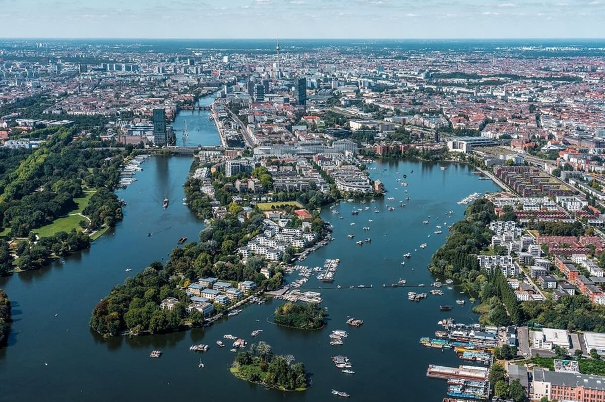 Berlin Rewards Eco-Friendly Tourists with Museum Tickets, Free Drinks