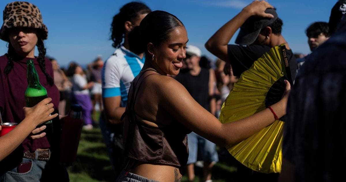 Hundreds Pack Montevideo’s Plaza as La Rueda De Candombe Caps a Breakout Run