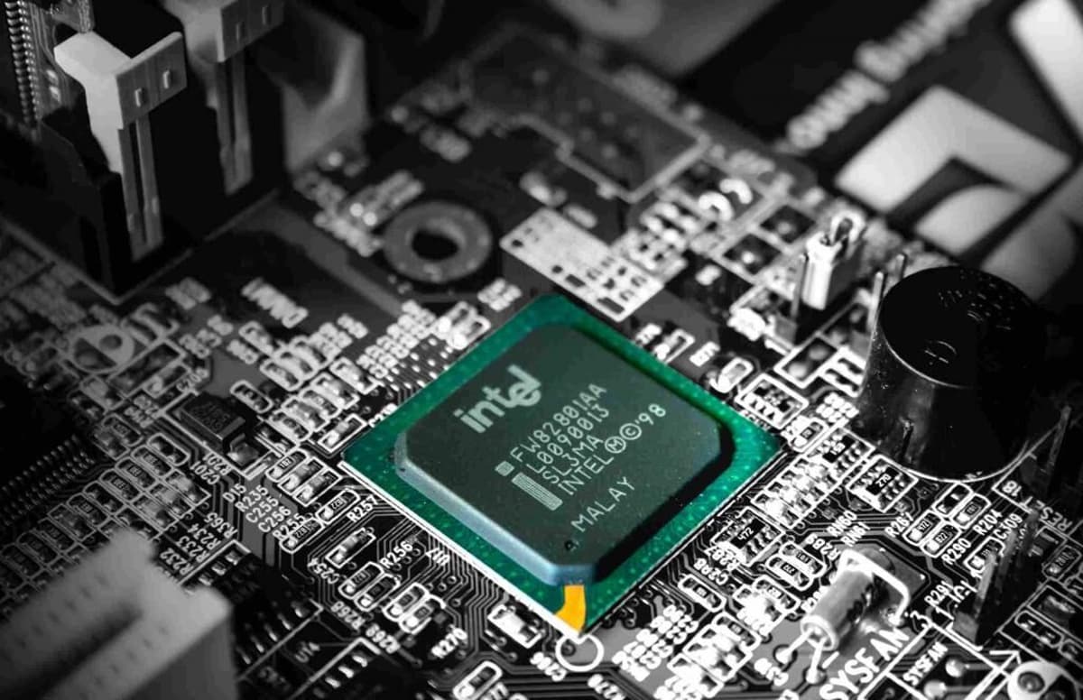 Intel Lifts Margins by Selling Lower-Grade Chips as AI Demand Tightens CPU Supply