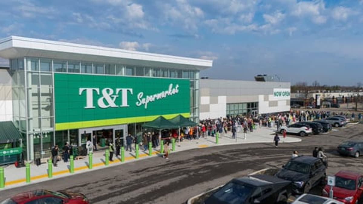 PHOTO GALLERY: T&T Opens 15th Store in Ontaro