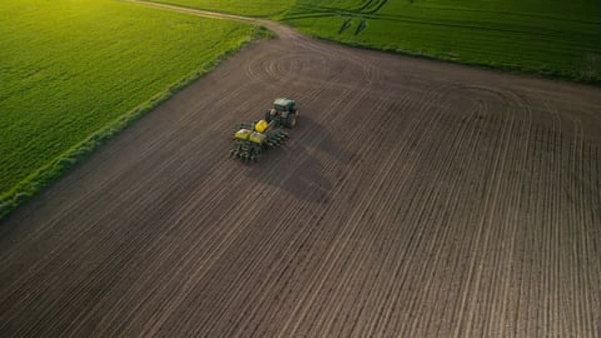 'I Live in Vegas': Canadian Ag Producers Take Gamble with High Fuel, Fertilizer Costs