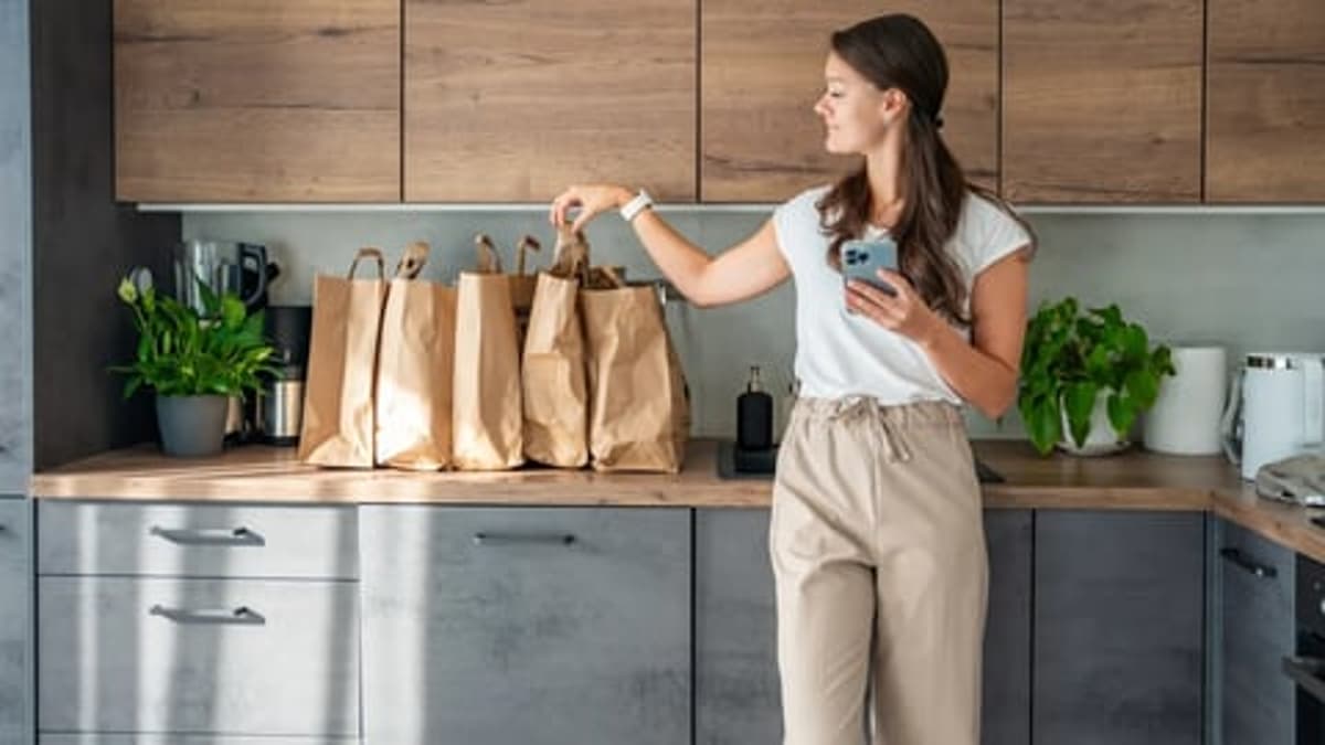 From Forgotten Bananas to Supper Saves: The Rise of Top-Up Shopping