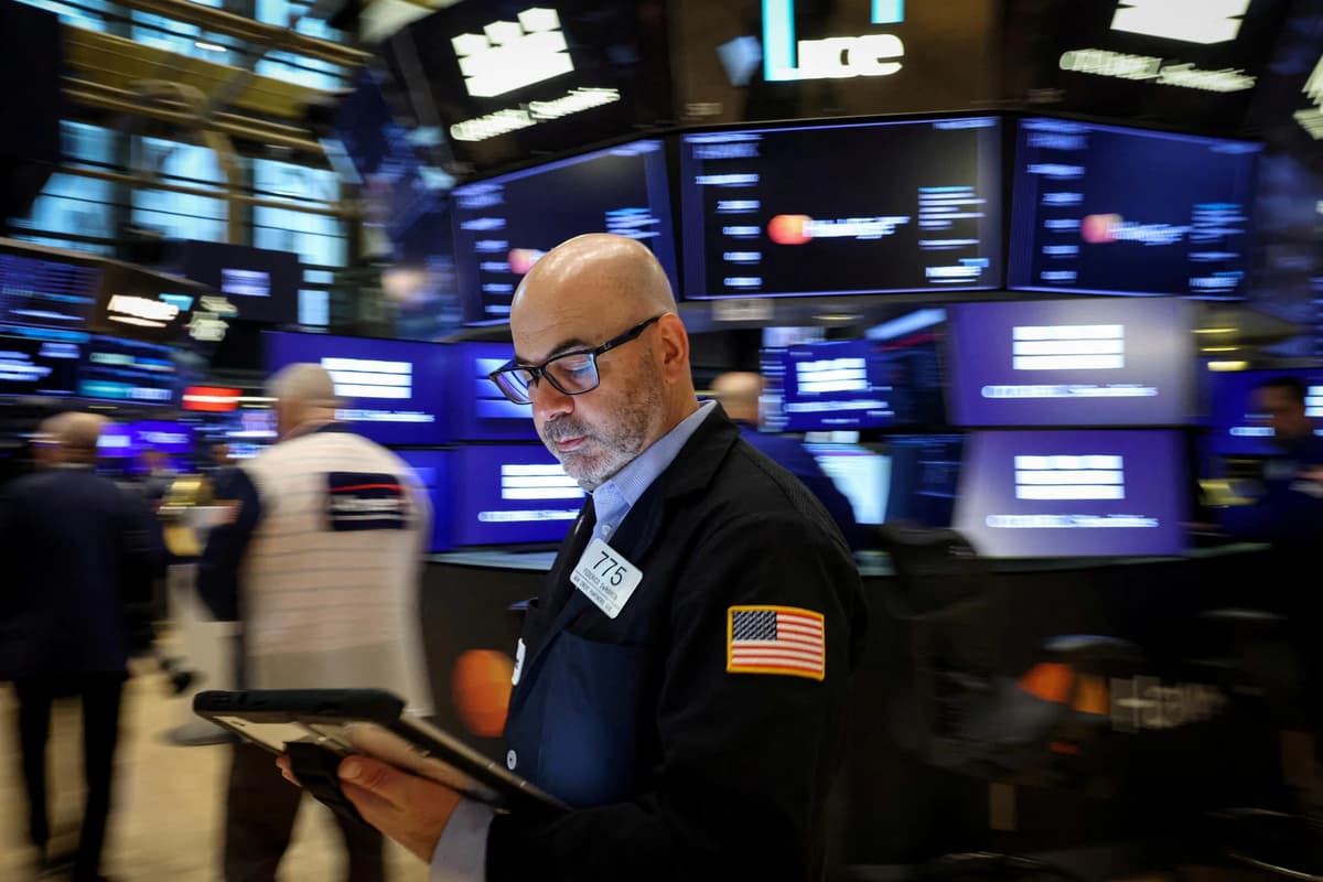 Wall St Subdued as Tech Steadies, Micron Earnings in Focus