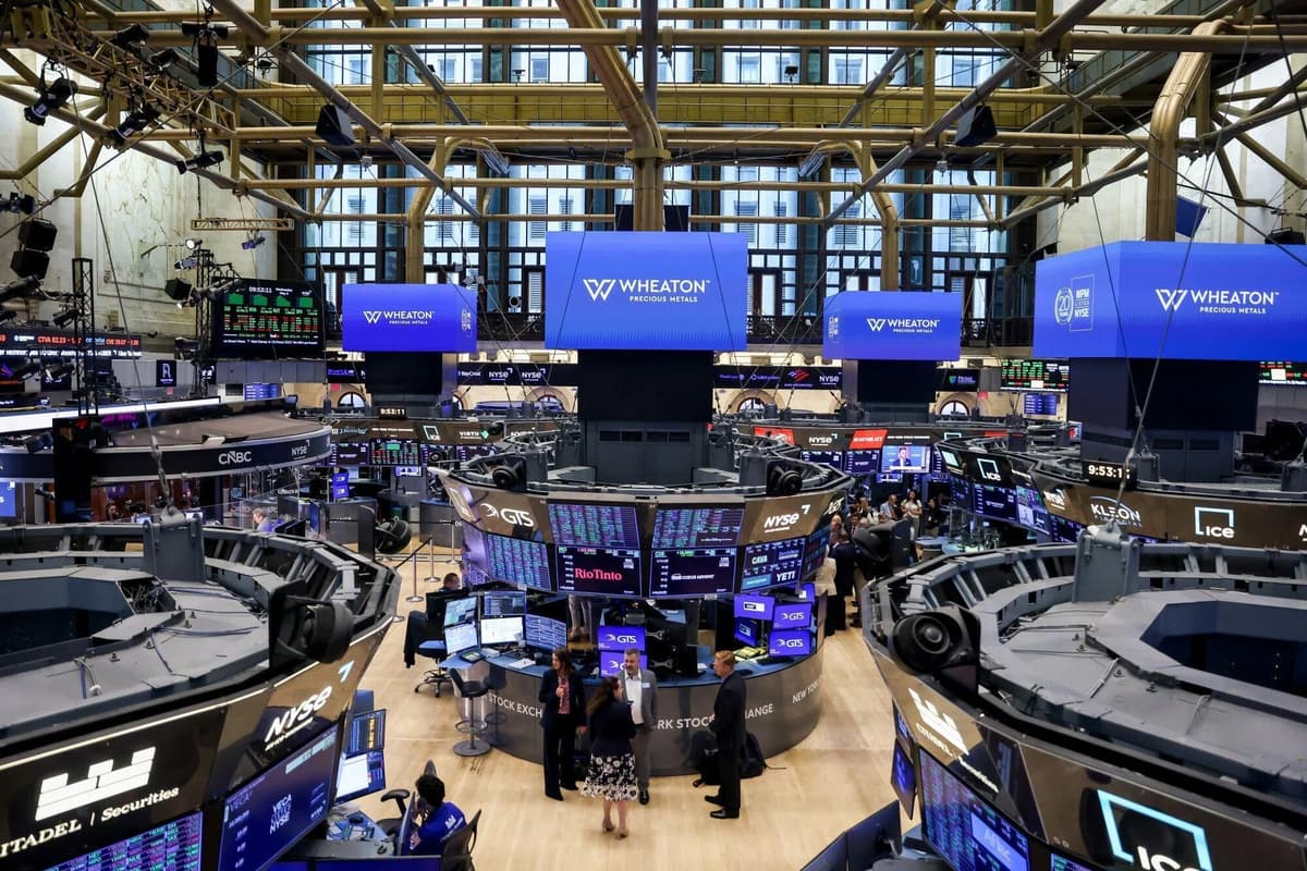 Wall St Down at Open as Yields Jump on Inflation Worries