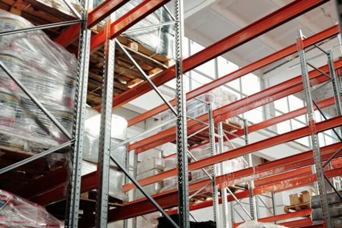 Top 10 Storage Strategies Used in High-Efficiency Distribution Centers