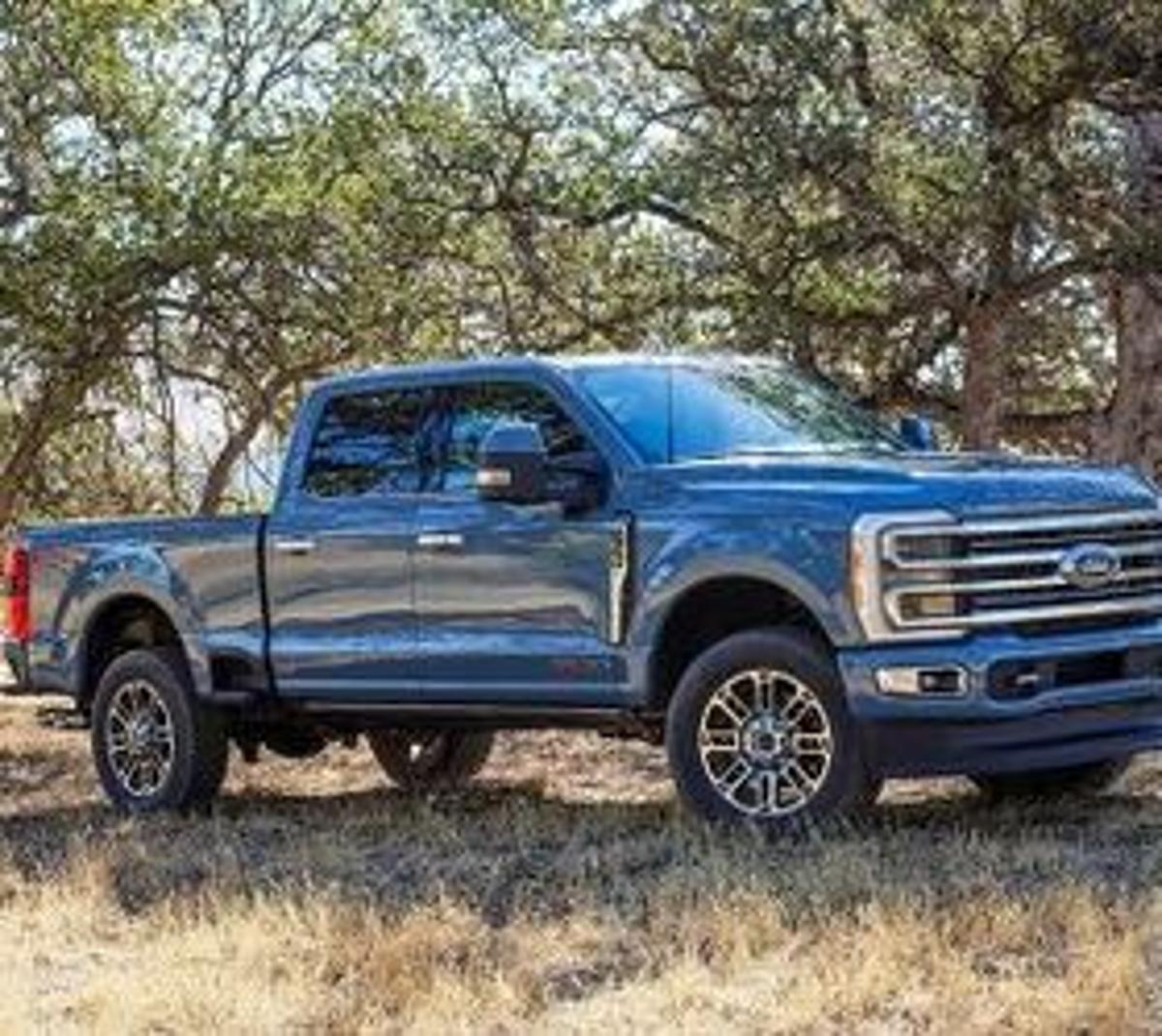 Wiper Arm Issue Forces Ford to Recalls 422,613 Full-Size SUVs, Super Dutys