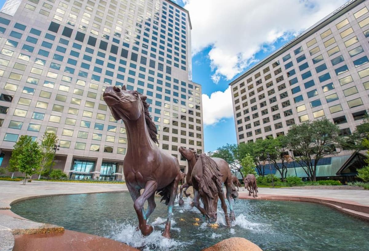 Vanderbilt Office, Hillwood and TriPost Capital JV Acquires The Towers at Williams Square Office Campus in DFW
