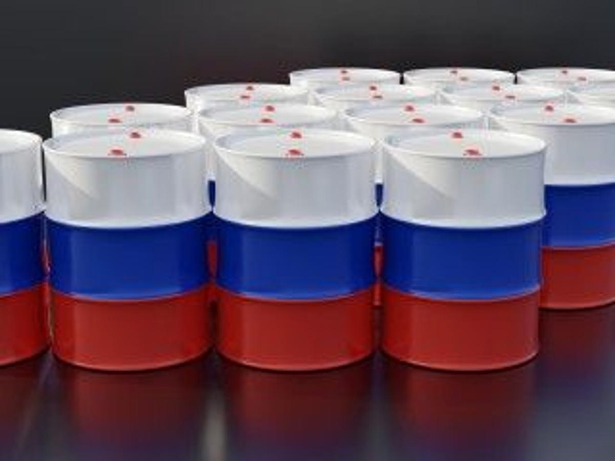 A Drop of 300-400 Thousand Barrels per Day. How Are Ukrainian Attacks Damaging Russian Oil Exports?