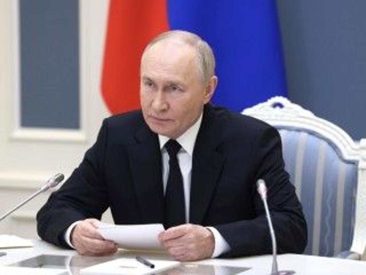 Russia Is Closing Airports, and the EU Is Preparing for Talks with Putin?
