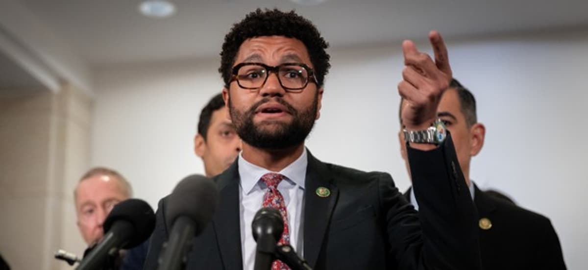 Easing USPS Handgun Shipping Rules Will Exacerbate Crime, Warns Democrat
