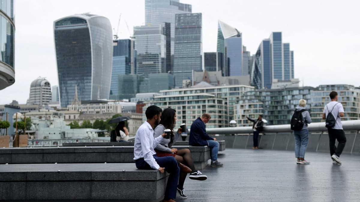 CK Group Consortium to Sell UK Power Networks to Engie for $14.2B