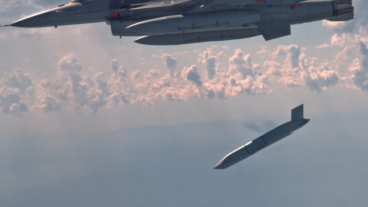 What Is the US Telling Pacific Allies by Moving Missiles to Use in the Iran War?