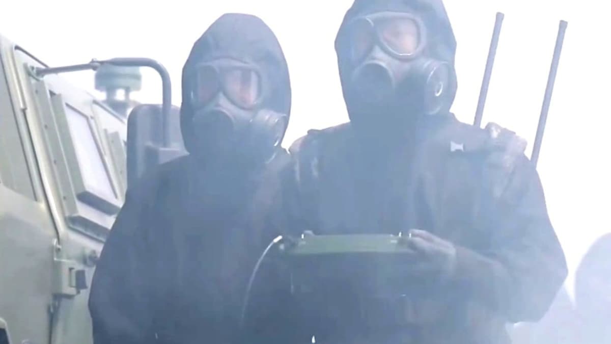 PLA Troops Facing Taiwan Strait and Japan Simulate Response to Nuclear Attack