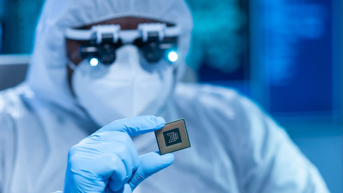 Semiconductor Leap: China Looks to Next-Gen ‘2D Chip’ with 1,000-Fold Growth Speed
