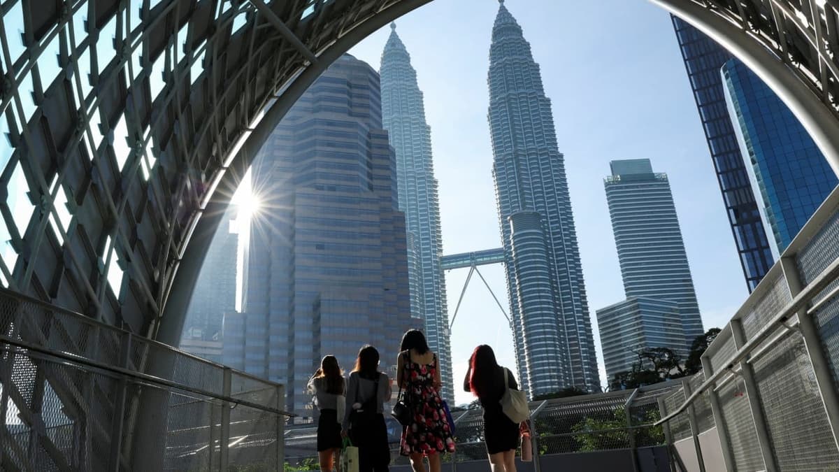 Malaysians Urged to Tighten Their Belts as Iran War Fallout Starts to Bite