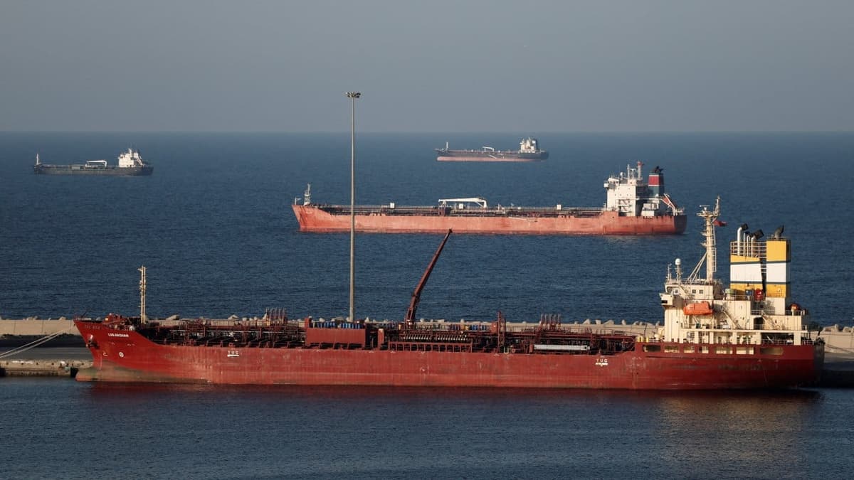 Singapore’s Hormuz Stance, Manila-Hong Kong Housing Gap: 7 Asia Highlights