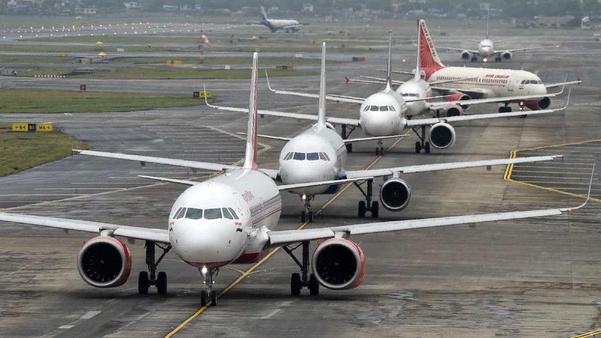 Asian Airlines Face ‘Major Headwind’ From Jet Fuel Costs, Forcing Flight Changes