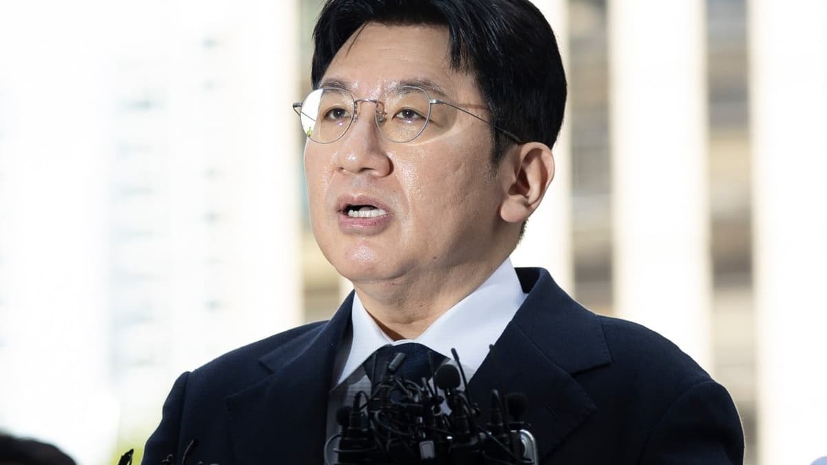 South Korean Police Seek Arrest Warrant for Hybe Founder Bang After Travel Request