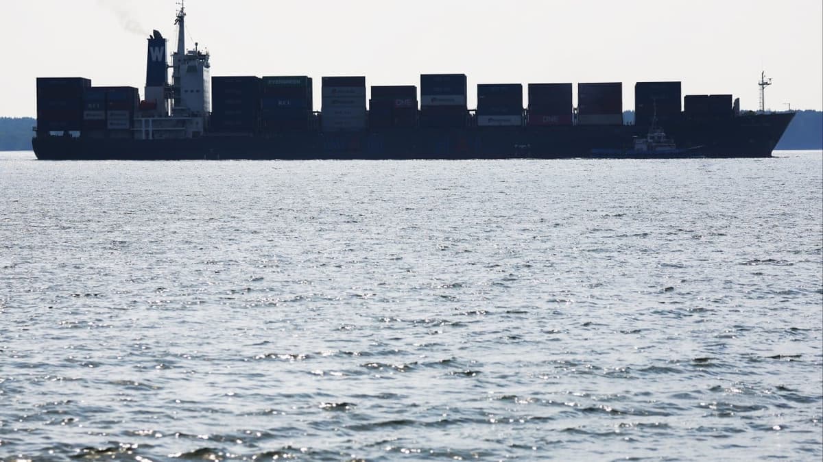 Indonesia Rules Out Collecting Transit Fees From Ships in Malacca Strait