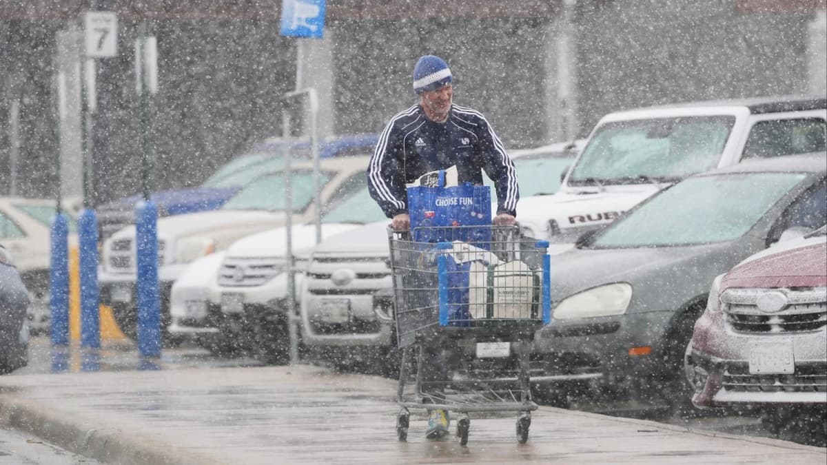 US Economy Grows 2% in January–March; Iran War Clouds Outlook