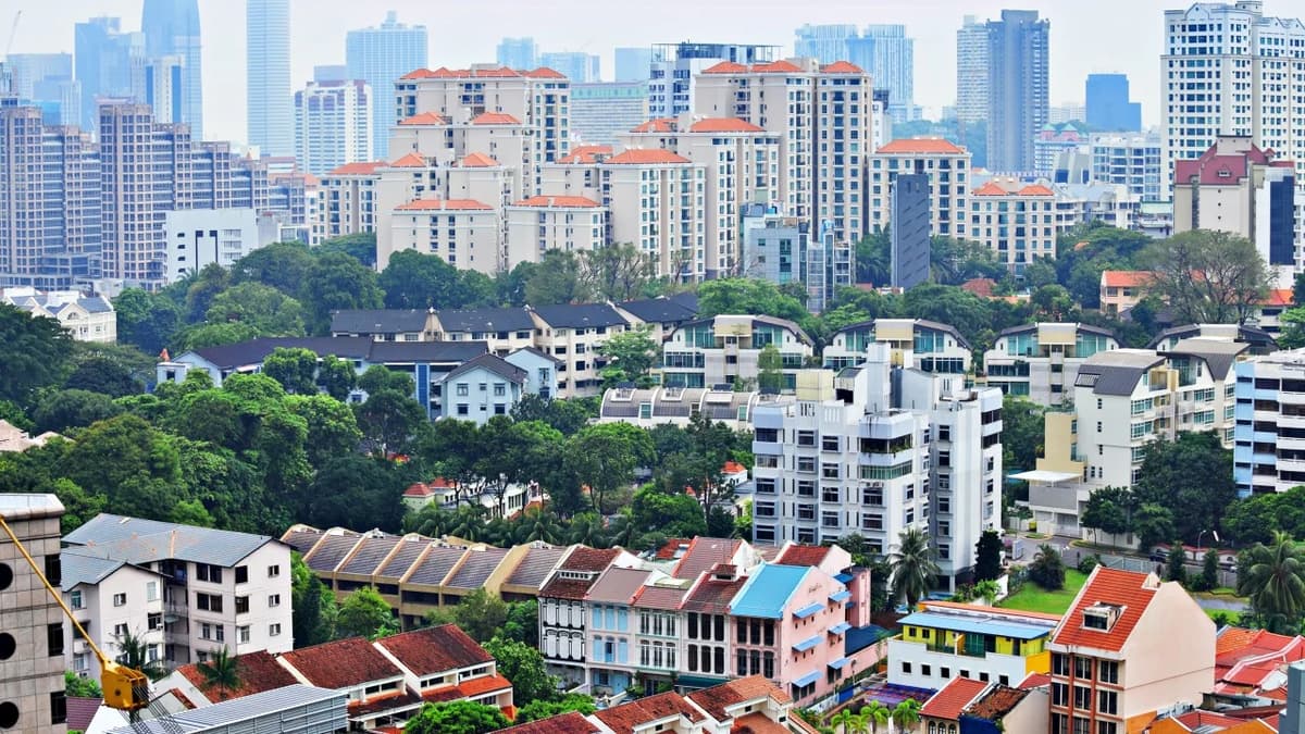 Singapore’s Safe-Haven Status Draws More Chinese Capital Into Property Sector