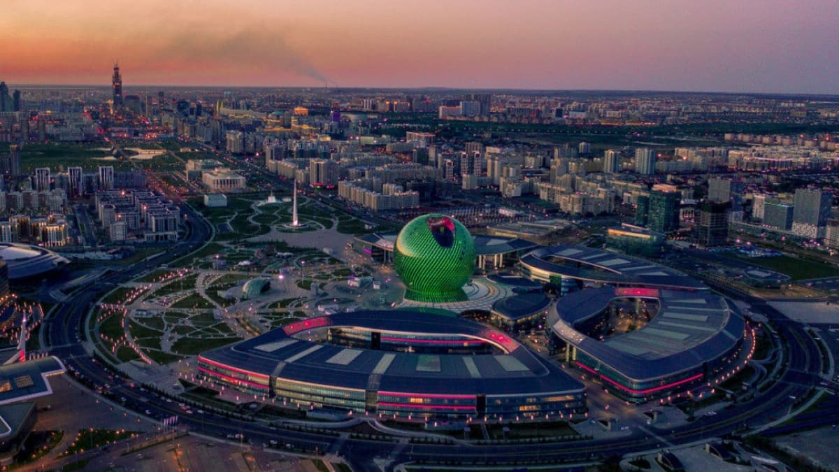 Kazakhstan’s AIFC Discussing Stock-Trading Links with Shanghai, Hong Kong