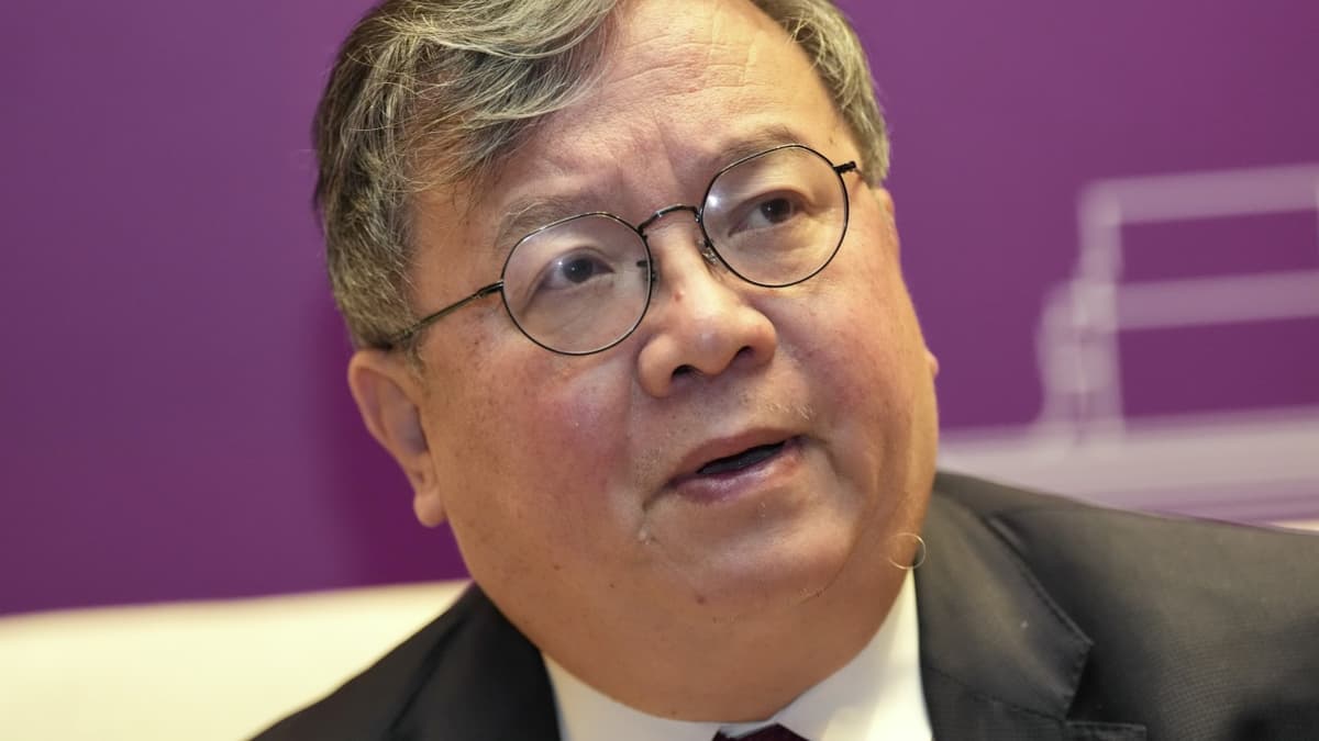 Hong Kong Puts Its Own Spin on DeepSeek with China-Chip AI Push Abroad