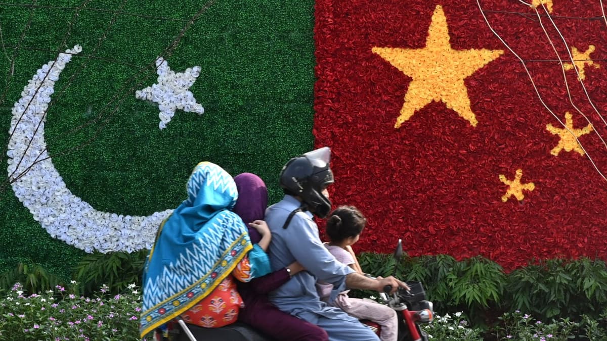 Panda Power: Pakistan to Tap China Debt Market with First Sale of Yuan-Priced Notes