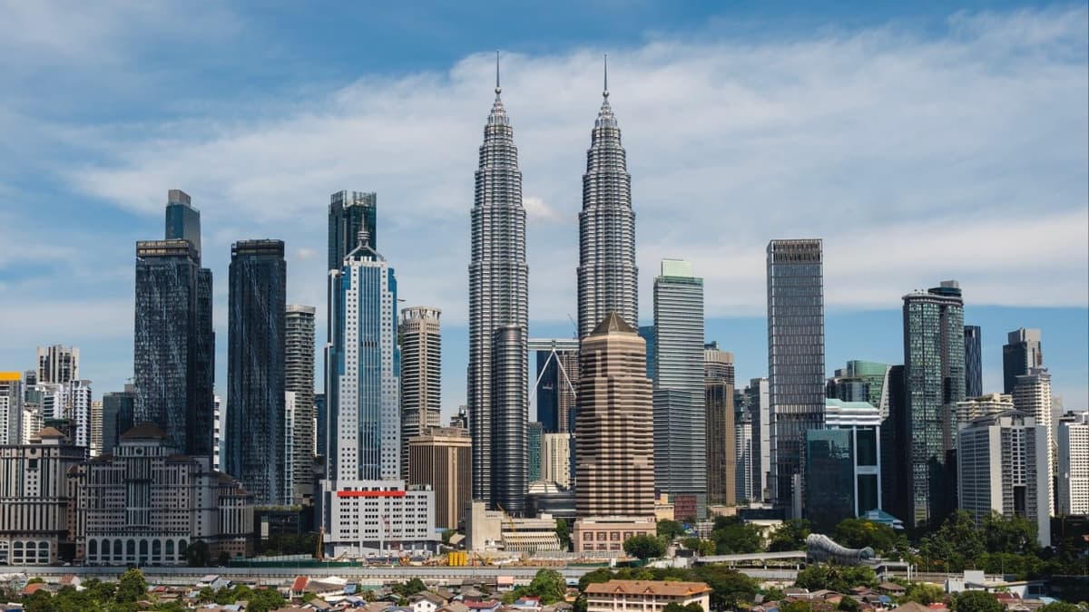 Rising Costs in Singapore Spur Business Migration as Regional Alternatives Rise