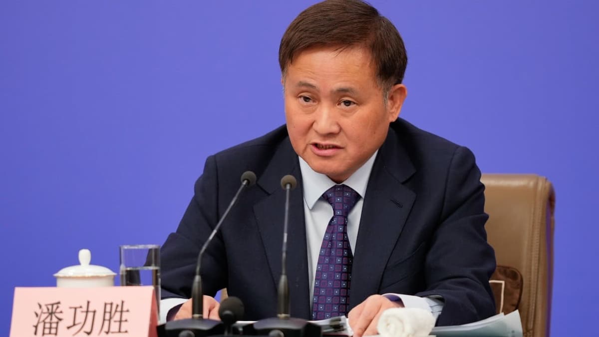 China’s Central Bank Head Says Country a Haven for Asset Diversification in Volatile World