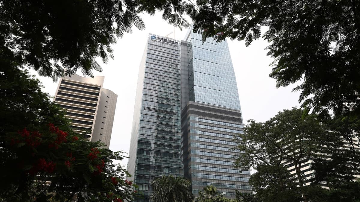 Hong Kong Developer Lai Sun Seeks Note Swap in Bid to Ease Liquidity Pressure