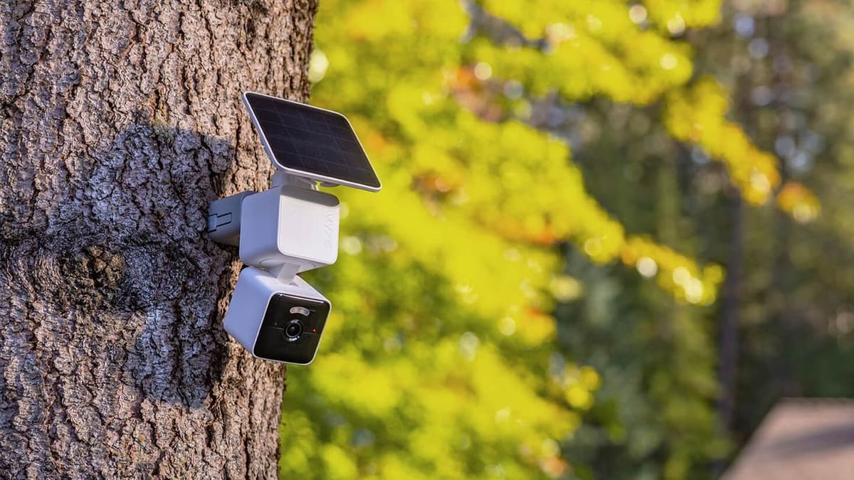 Wyze Tells Customers to Stop Using This Camera Immediately over Battery Fire Concerns