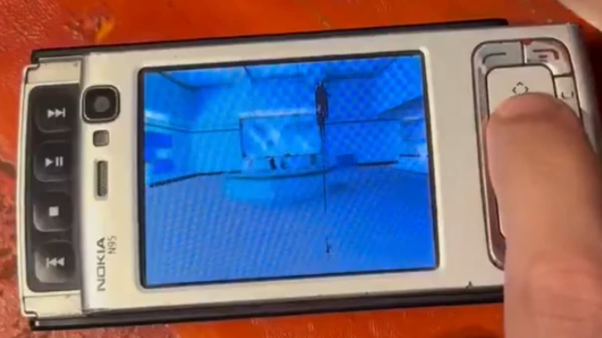 Developer Gets Half-Life Running at 30 FPS on a Nokia N95 — Proves 2007 Phones Can Just About Match 1998...