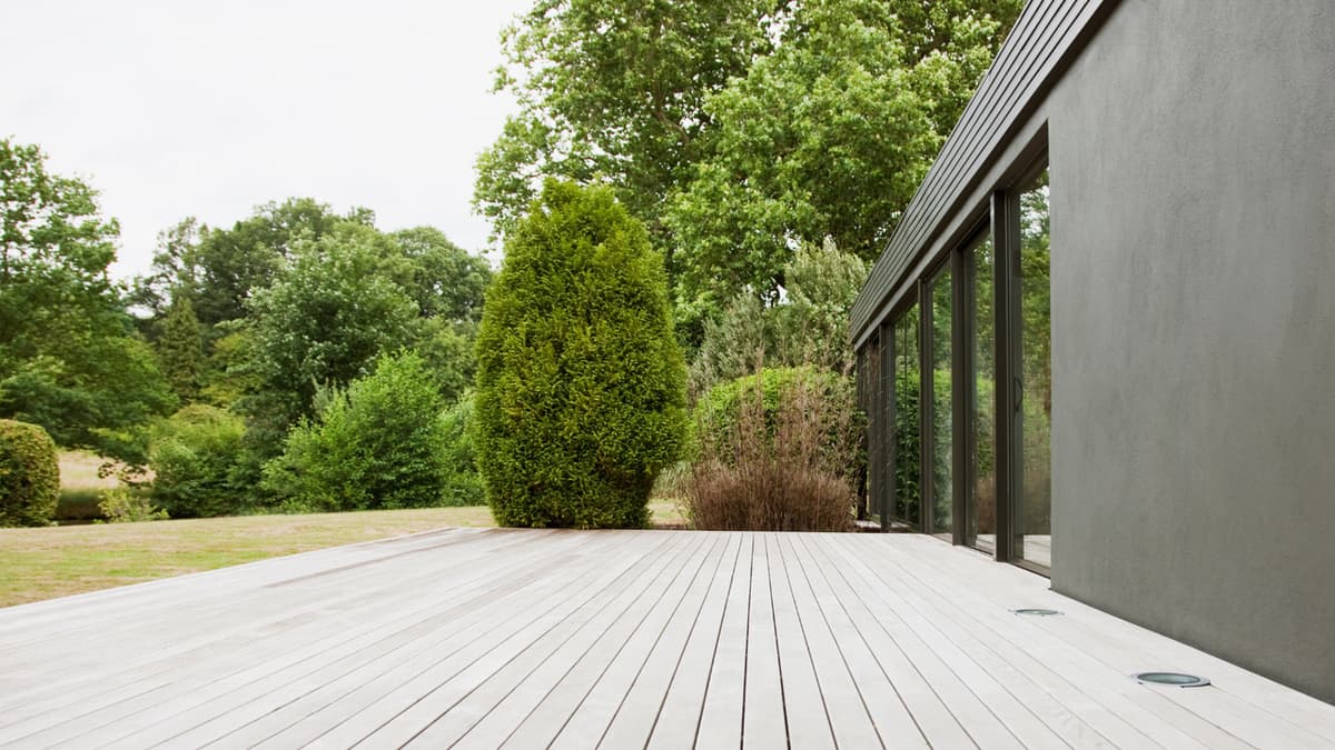 How Many Decking Boards Do I Need? This Simple Formula Makes It Easy to Calculate