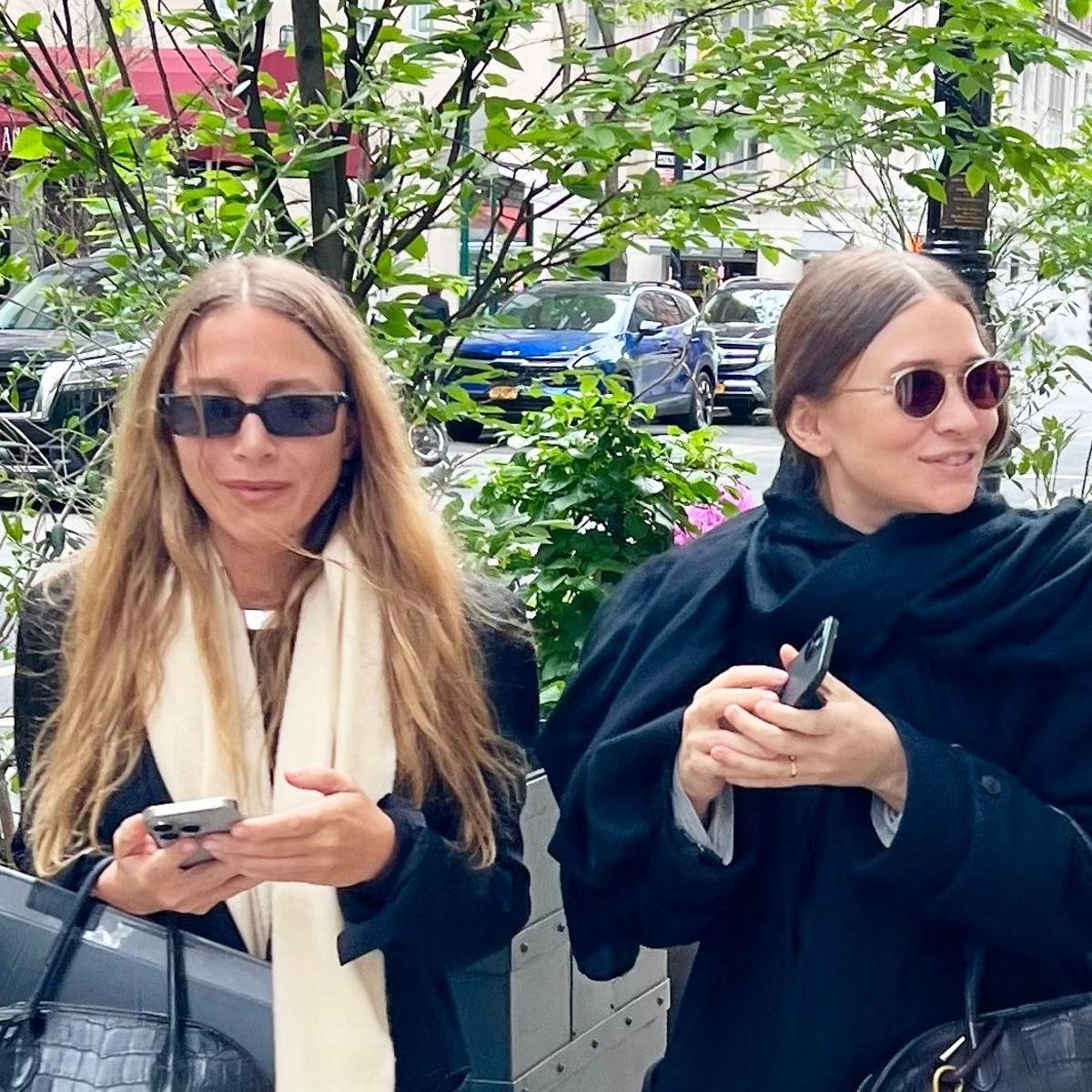 Attention: These Are the 2026 Shoe and Bag Trends Mary-Kate and Ashley Are Wearing With Jeans