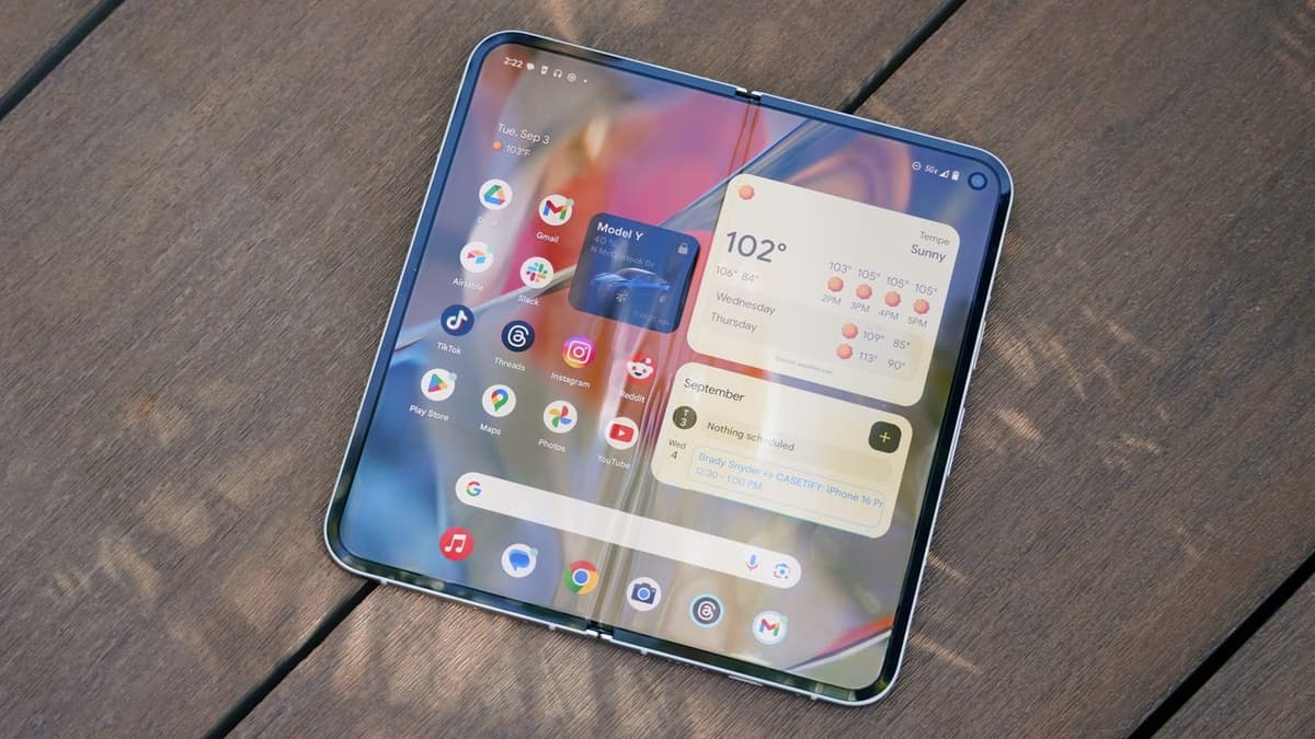 Original Pixel Fold Suffers a Display Blackout that Pins This Patch as the Culprit