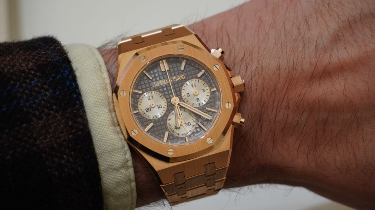 Audemars Piguet Royal Oak Chronograph 38mm Hands on – I Tested My Grail Watch and It Was Everything I Ever...