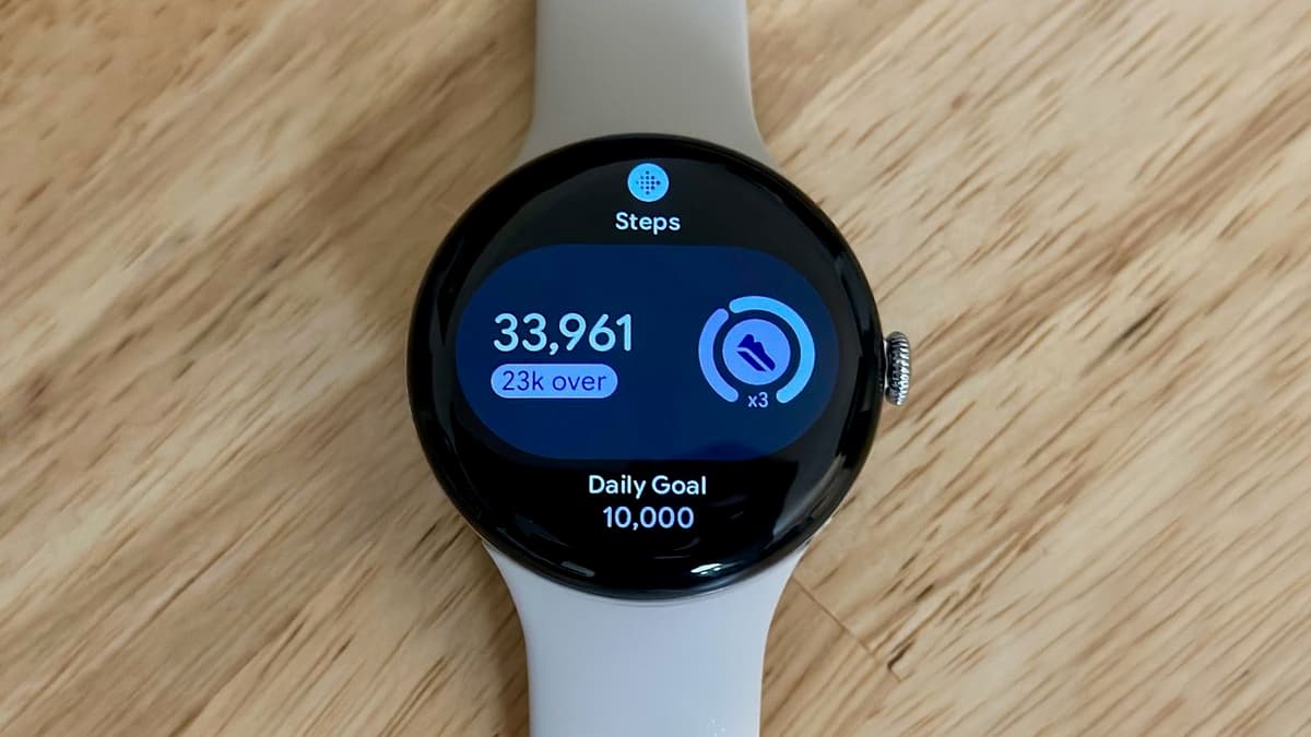 A Buggy Fitbit Update Is Blinding Sensors on the Pixel Watch 3 and 4